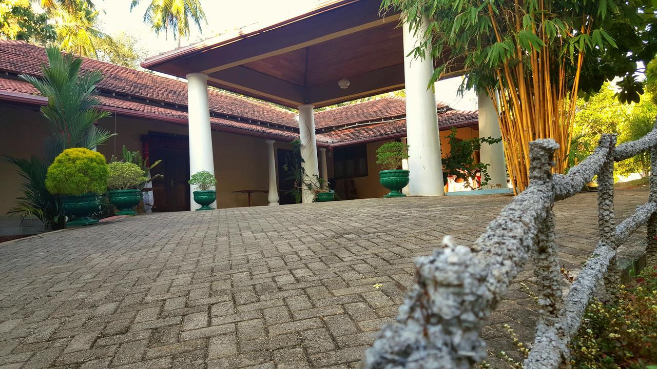 Soba Lanka Holiday Resort Melsiripura Exterior photo