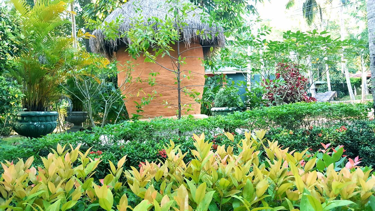 Soba Lanka Holiday Resort Melsiripura Exterior photo
