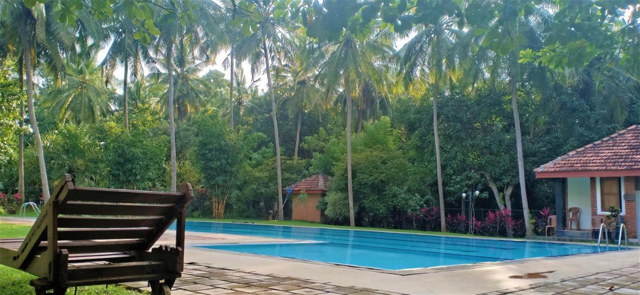 Soba Lanka Holiday Resort Melsiripura Exterior photo
